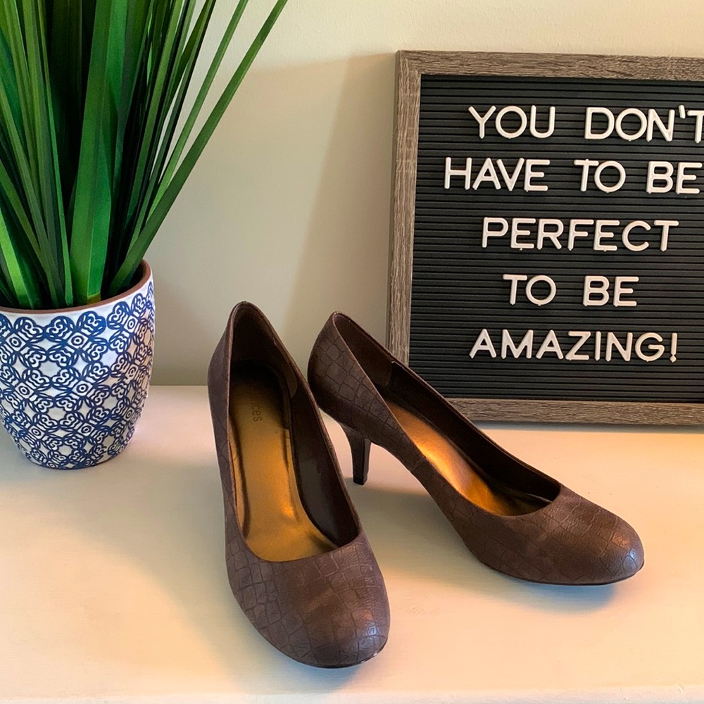 Maurice’s size 11, Brown, Textured Heel